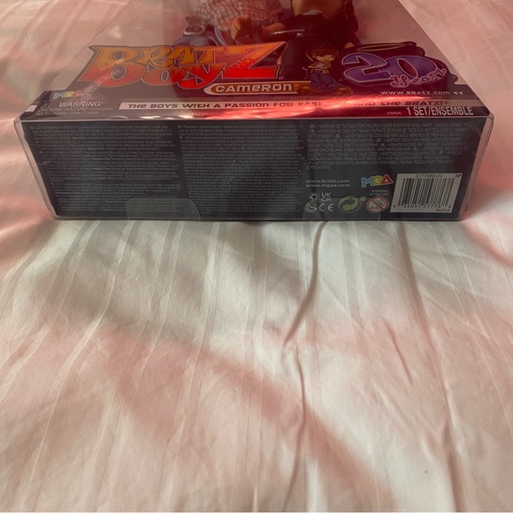 NIB NRFB bratz boyz 20th anniversary cameron 2021 reproduction doll - Picture 8 of 9